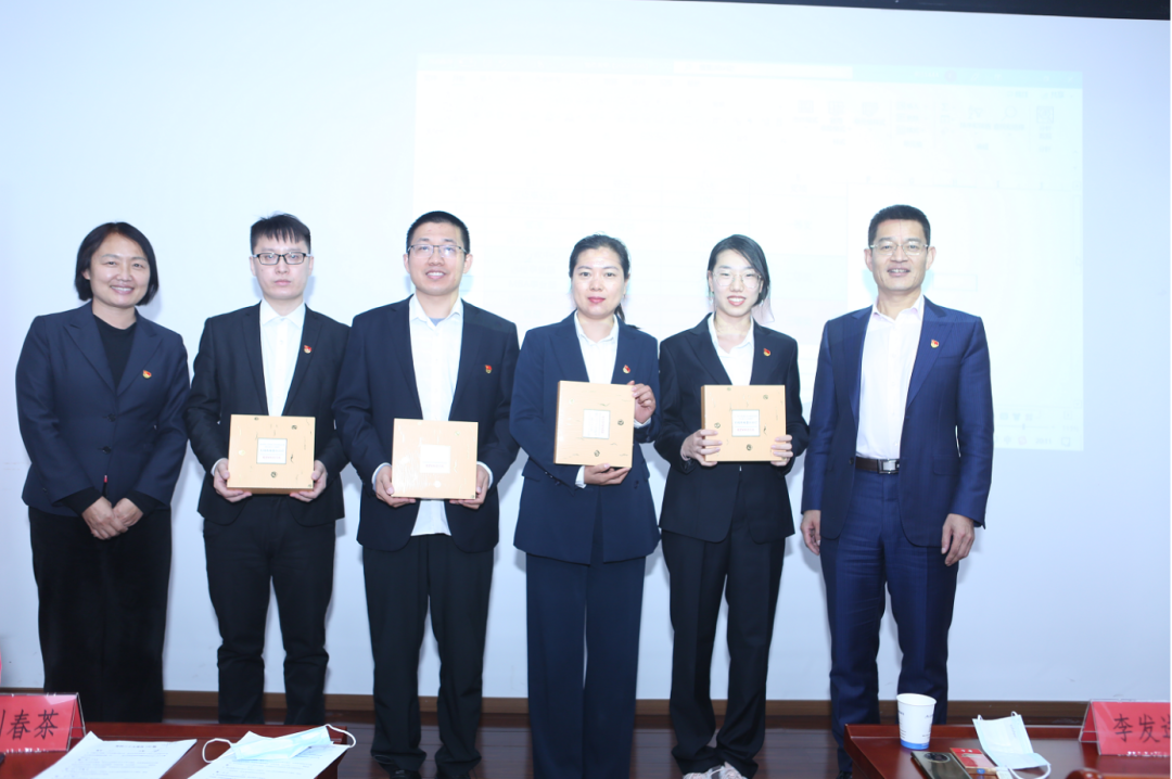 以知識競賽別開生面的形式，社科賽斯黨支部集中學習黨的二十大精神