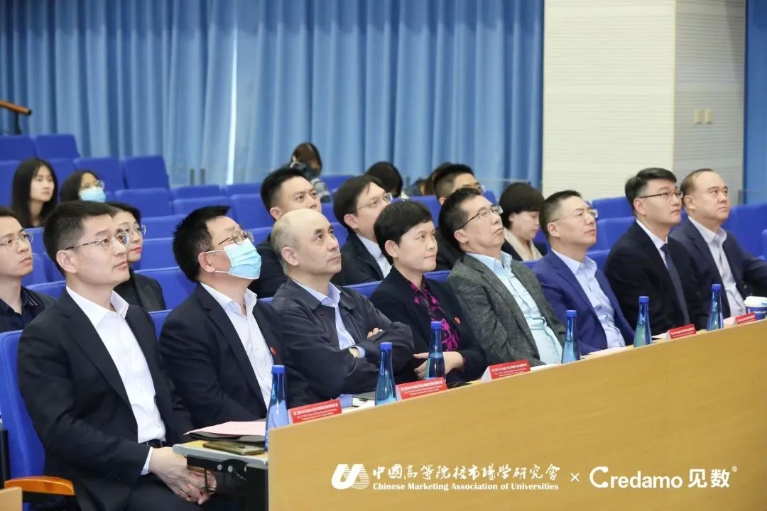 社科賽斯總裁兼黨支部書記李發(fā)進受邀出席第二屆CMAU全國大學(xué)生市場研究與商業(yè)策劃大賽!